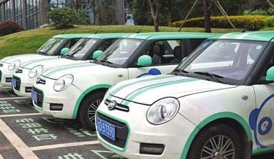 杨植麟跟梁文锋，论文撞车！